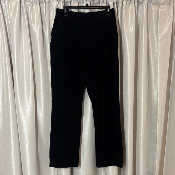 L.L. Bean Black stretch pants, medium, straight leg, front pockets - Picture 1 of 6